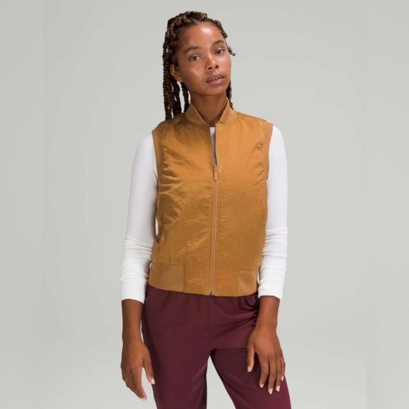 Lululemon Non-Stop Bomber Vest in Bold Beige - Picture 7 of 8